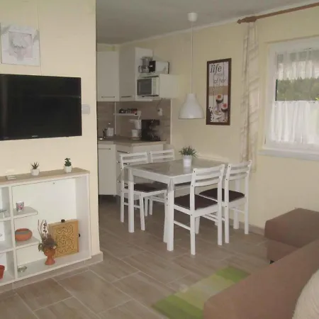 Holiday Home Gyenesdias 5 * Gyenesdiás